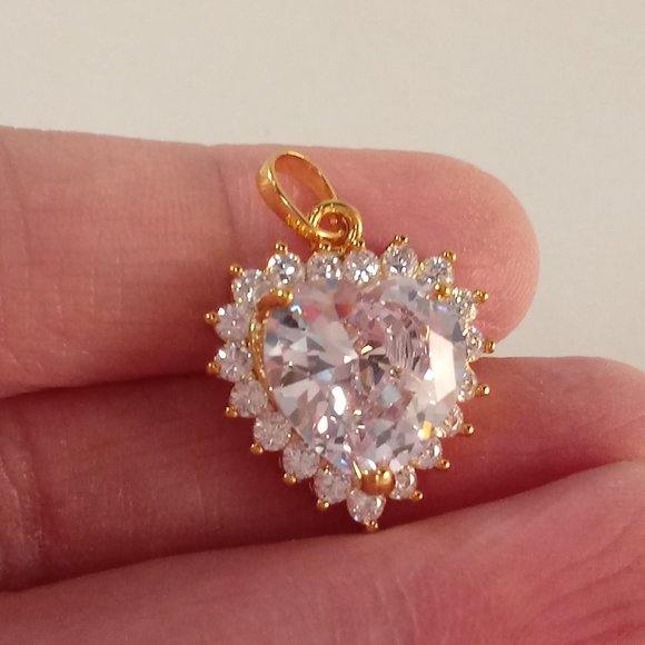 18K Yellow Gold Plated Heart Shape Full Crystal Diamond Zircon Necklace Pendant - Picture 3 of 5